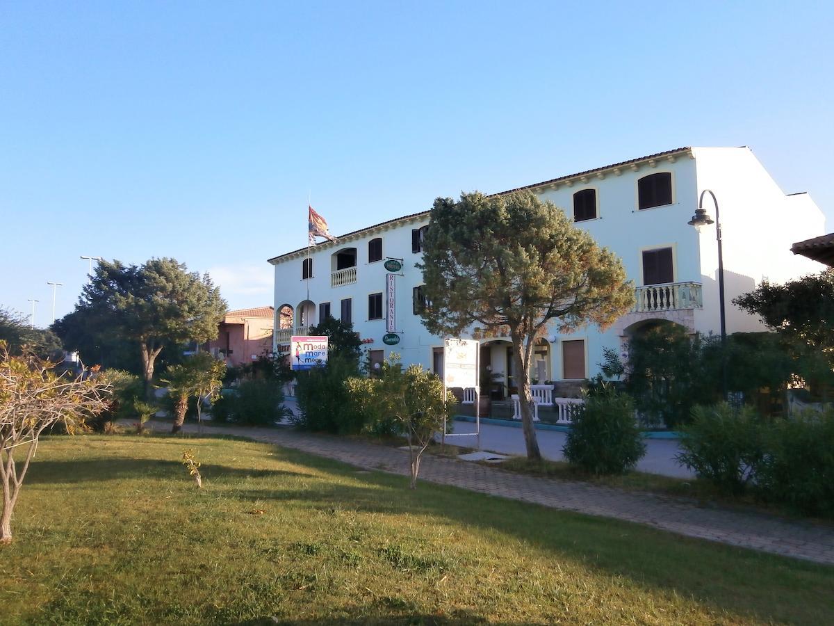 Hotel Smeraldo Affitta Camere Isola Rossa  Extérieur photo