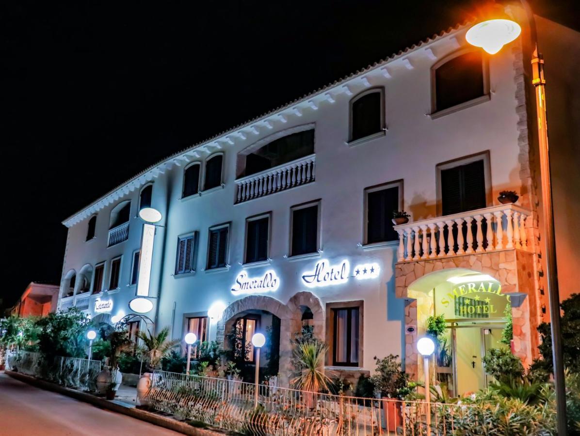 Hotel Smeraldo Affitta Camere Isola Rossa  Extérieur photo